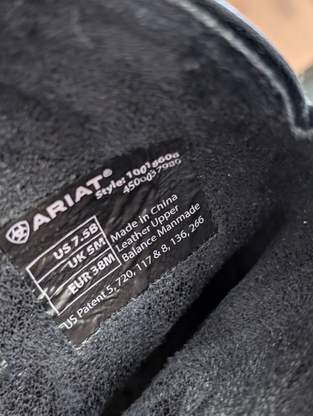New Without Box Ladies Ariat Black Leather Pointed-Toe Short Western Boots 7.5B - Picture 2 of 6